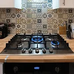 Spacious & Comfy Home In West Midlands - Sleeps 8, Free Parking, Wifi, Netflix, Prime Location, Ideal For Contractors, Business, Groups, Travellers, Families And Relocators