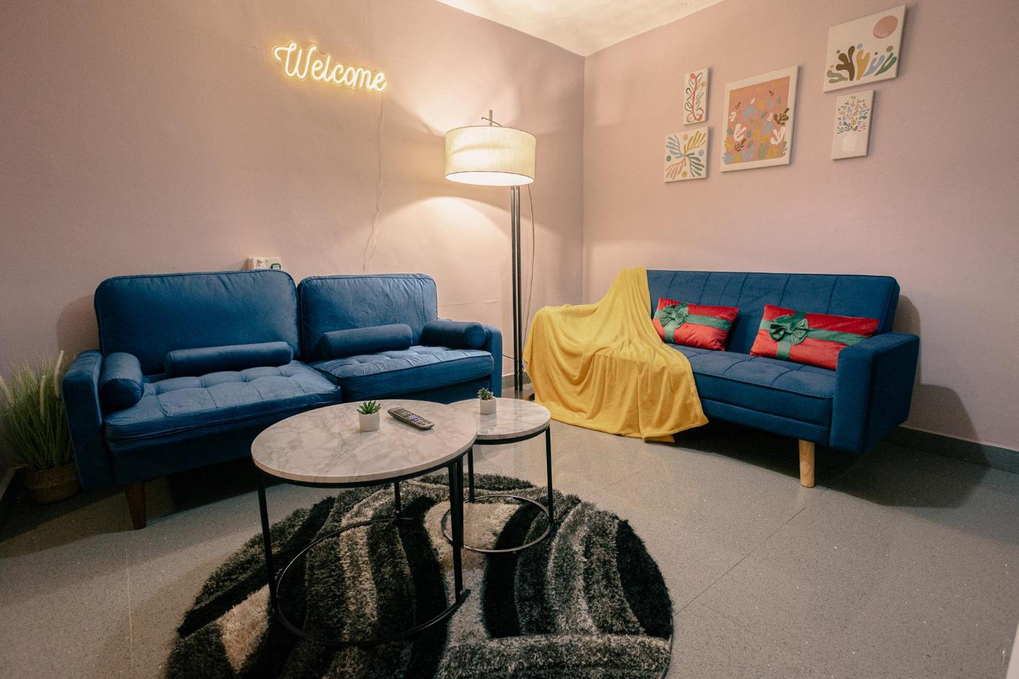 Spacious & Comfy In West Midlands - Sleeps 8, Free Parking, Wifi, Netflix, Prime Location, Ideal For Contractors, Business, Groups, Travellers, Families And Relocators * Coventry