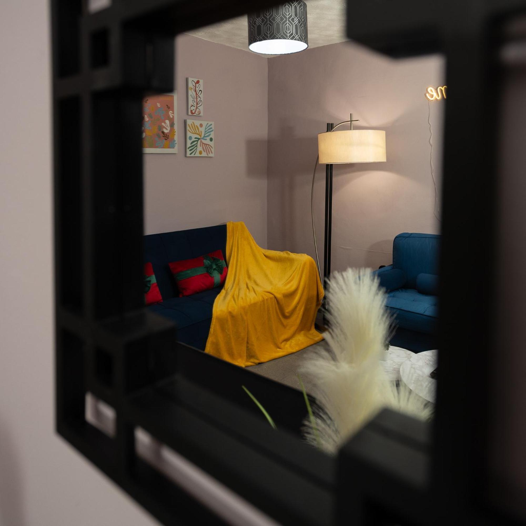 Holiday home Spacious & Comfy In West Midlands - Sleeps 8, Free Parking, Wifi, Netflix, Prime Location, Ideal For Contractors, Business, Groups, Travellers, Families And Relocators